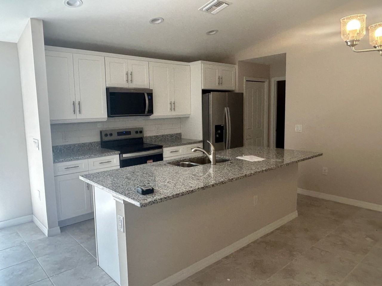 2804 Ne 6th Ave - Photo 2 of 21