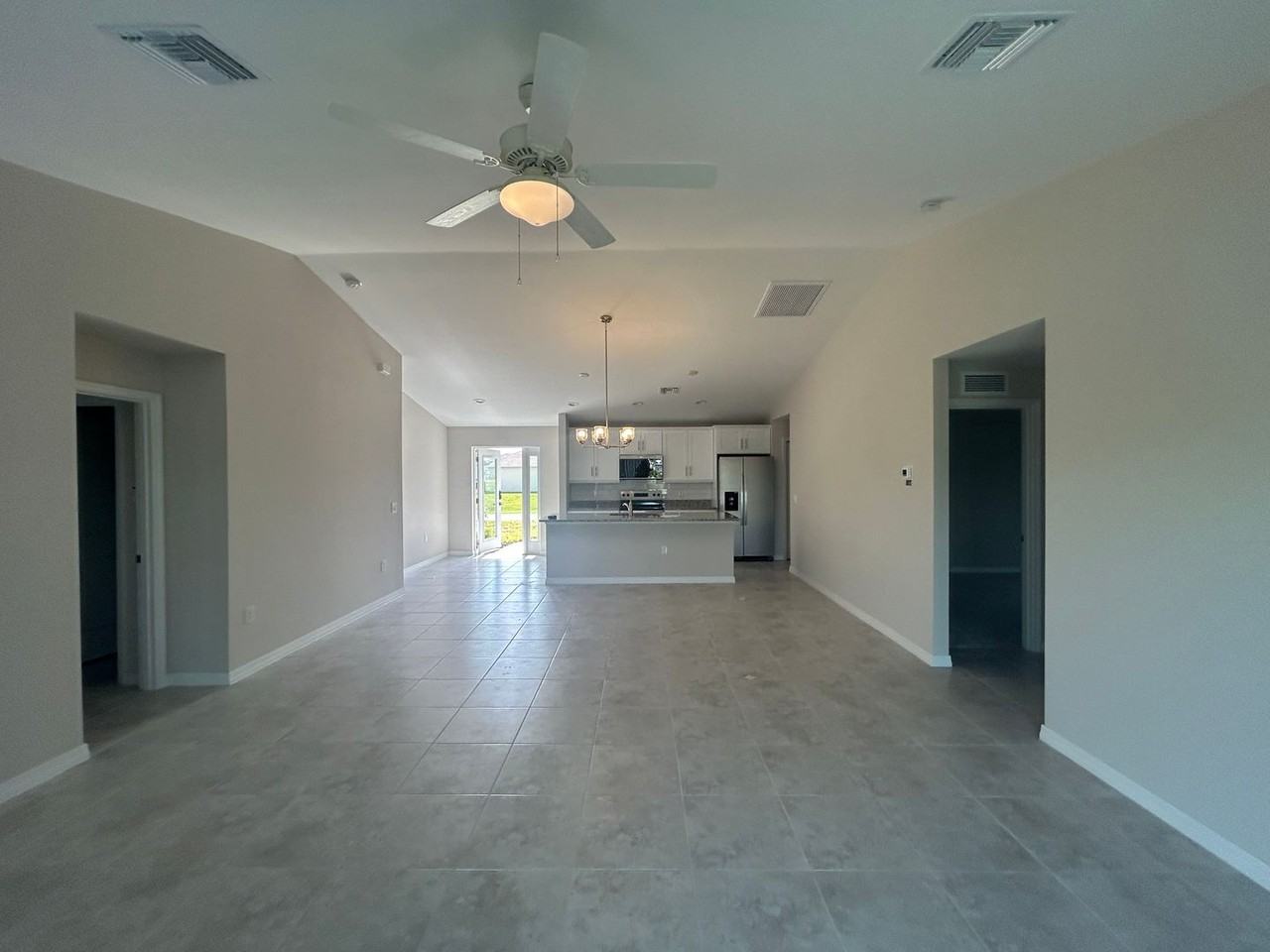 2804 Ne 6th Ave - Photo 6 of 21