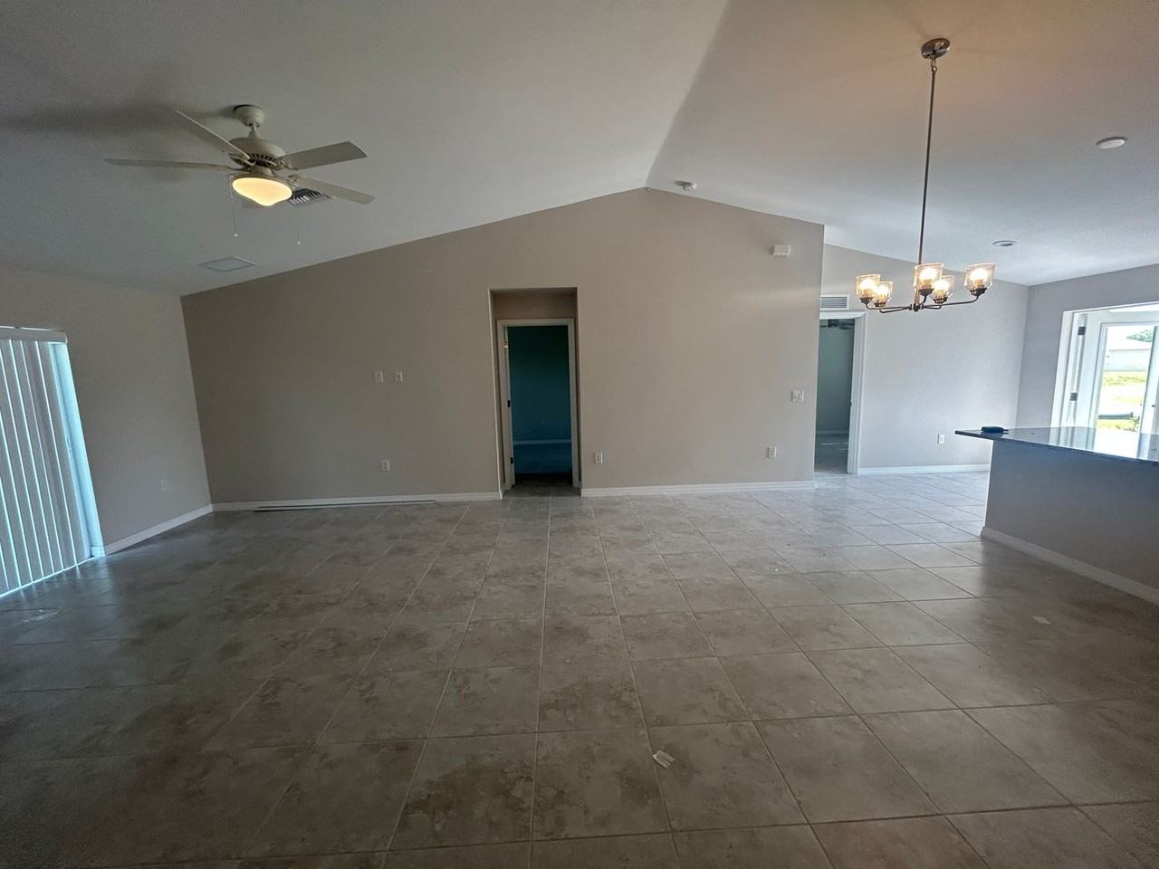 2804 Ne 6th Ave - Photo 7 of 21