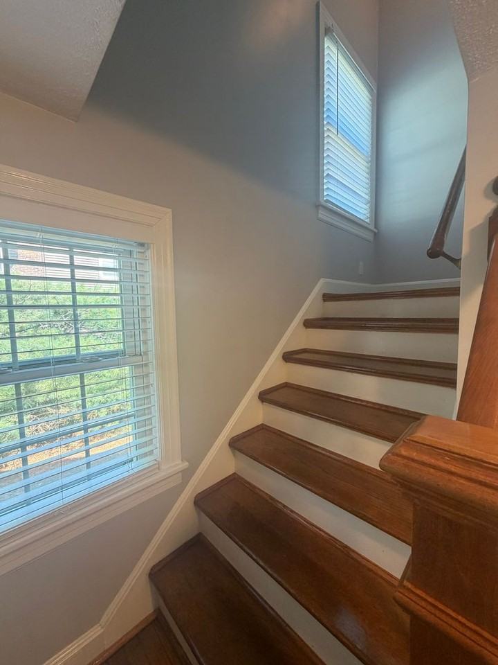 90 Allengate Ave - Photo 4 of 11