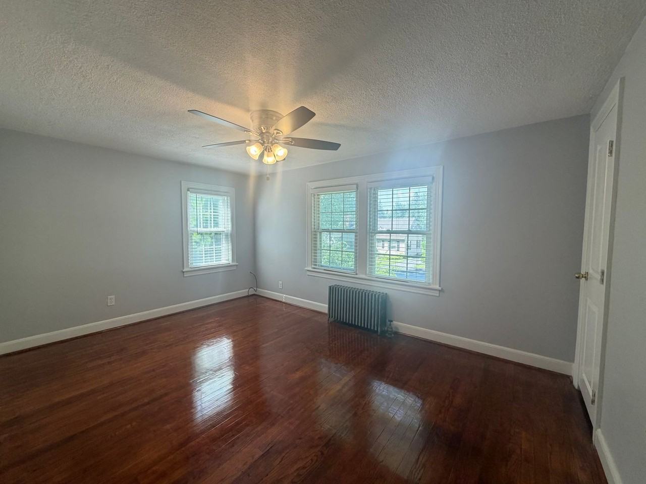 90 Allengate Ave - Photo 7 of 11