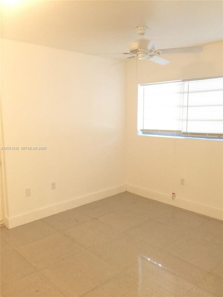 7025 7025 Rue Granville 1 1 - Photo 7 of 10