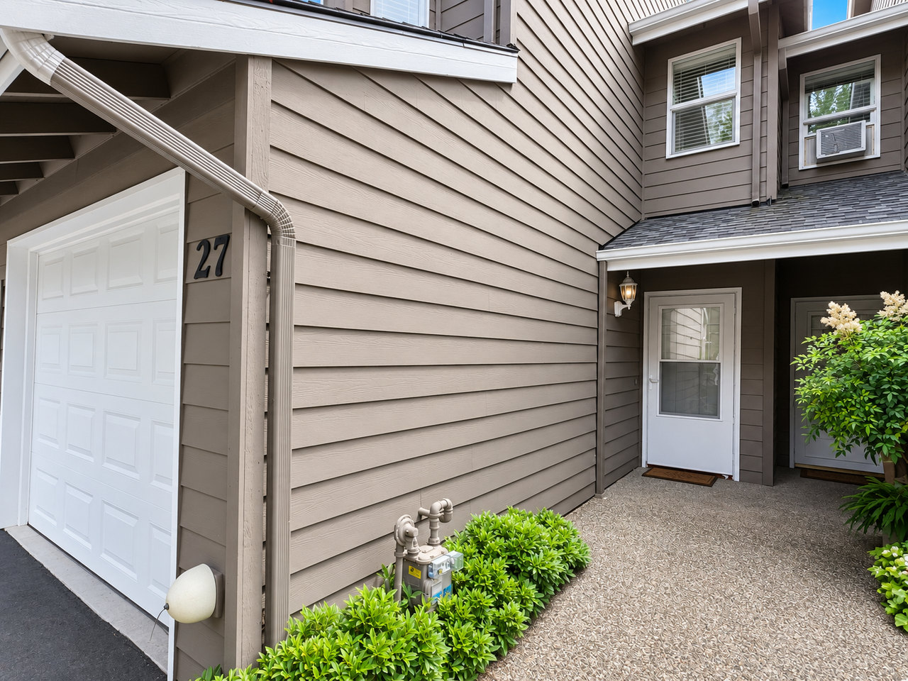 321 Se Orchard Dr #1 - Photo 2 of 21