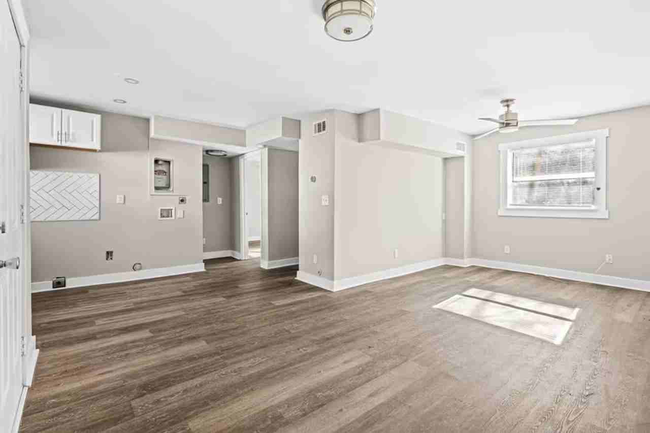 Pryor Street Apartments - Photo 6 of 7
