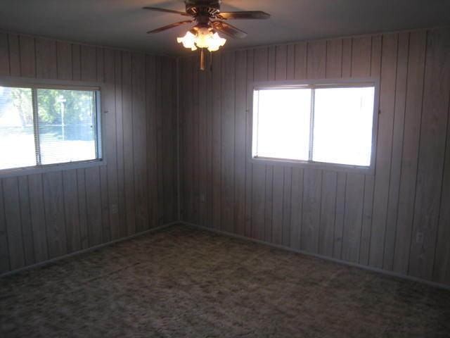 414 S 10th St - Photo 6 of 8