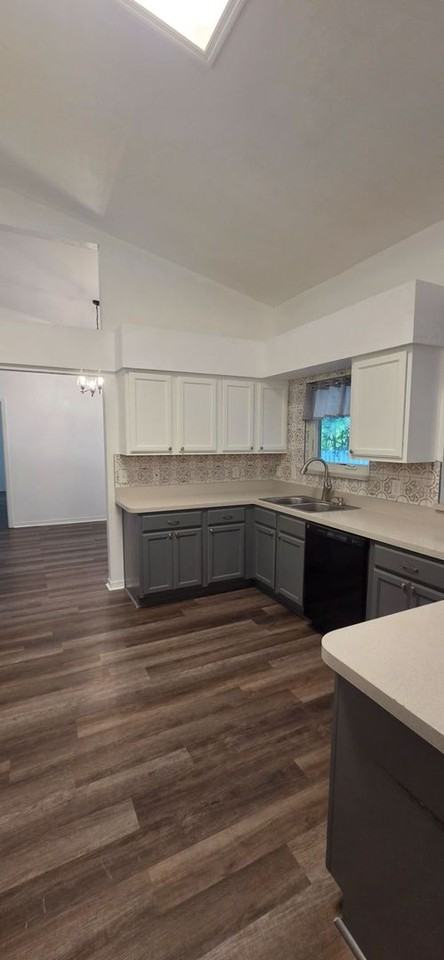 1419 Nw 89th Ter - Photo 7 of 23