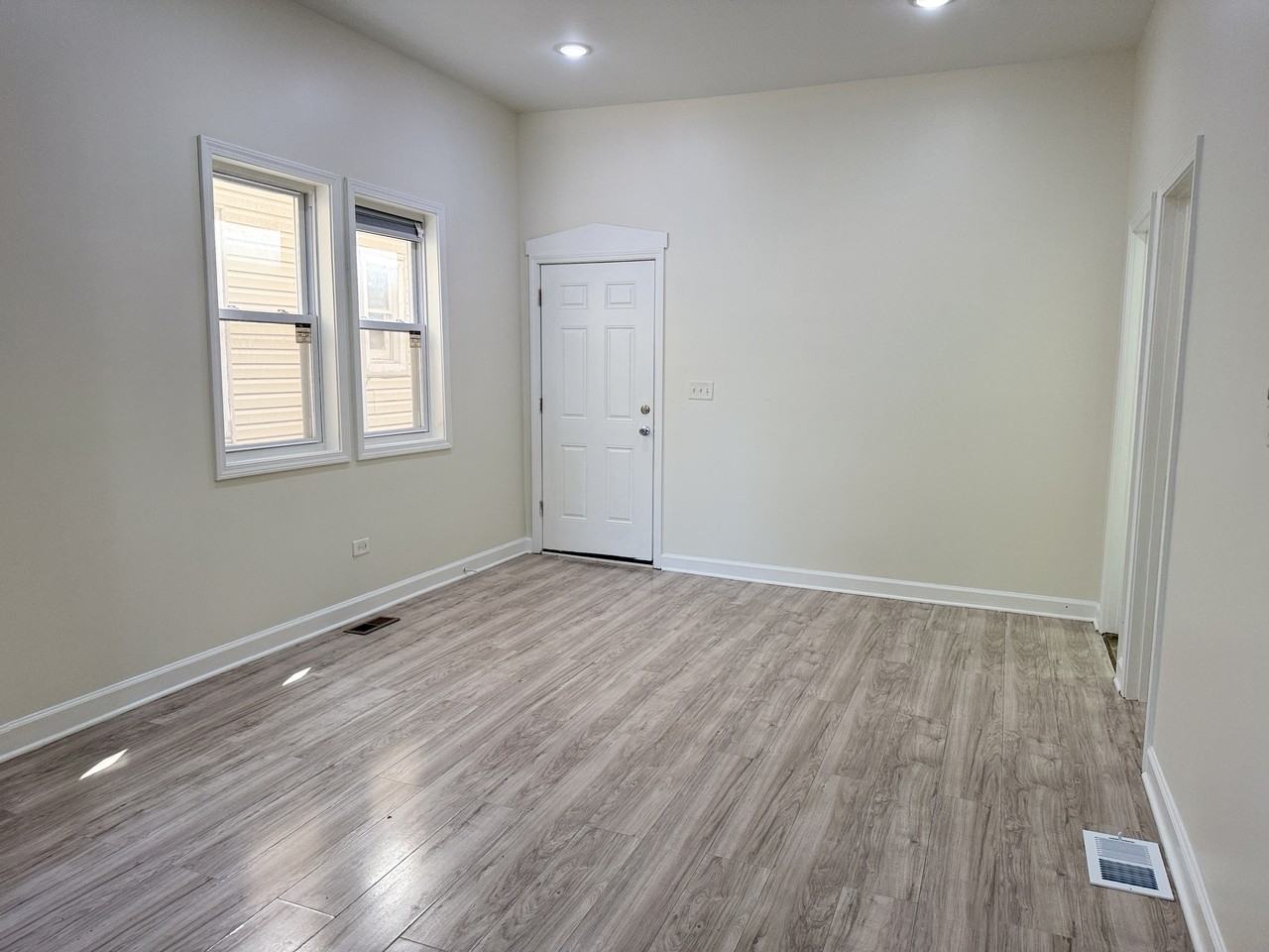 9605 Avenue L - 1R #1R - Photo 4 of 13