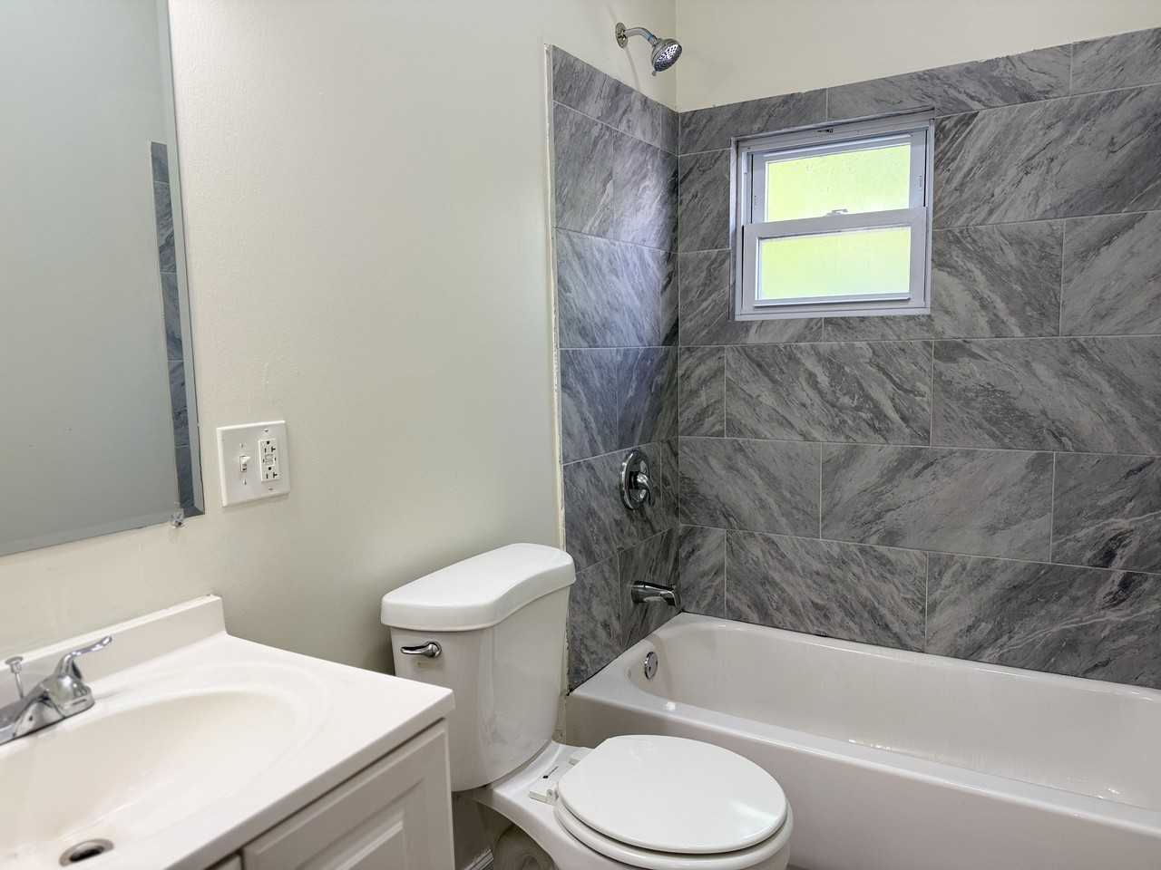 9605 Avenue L - 1R #1R - Photo 7 of 13