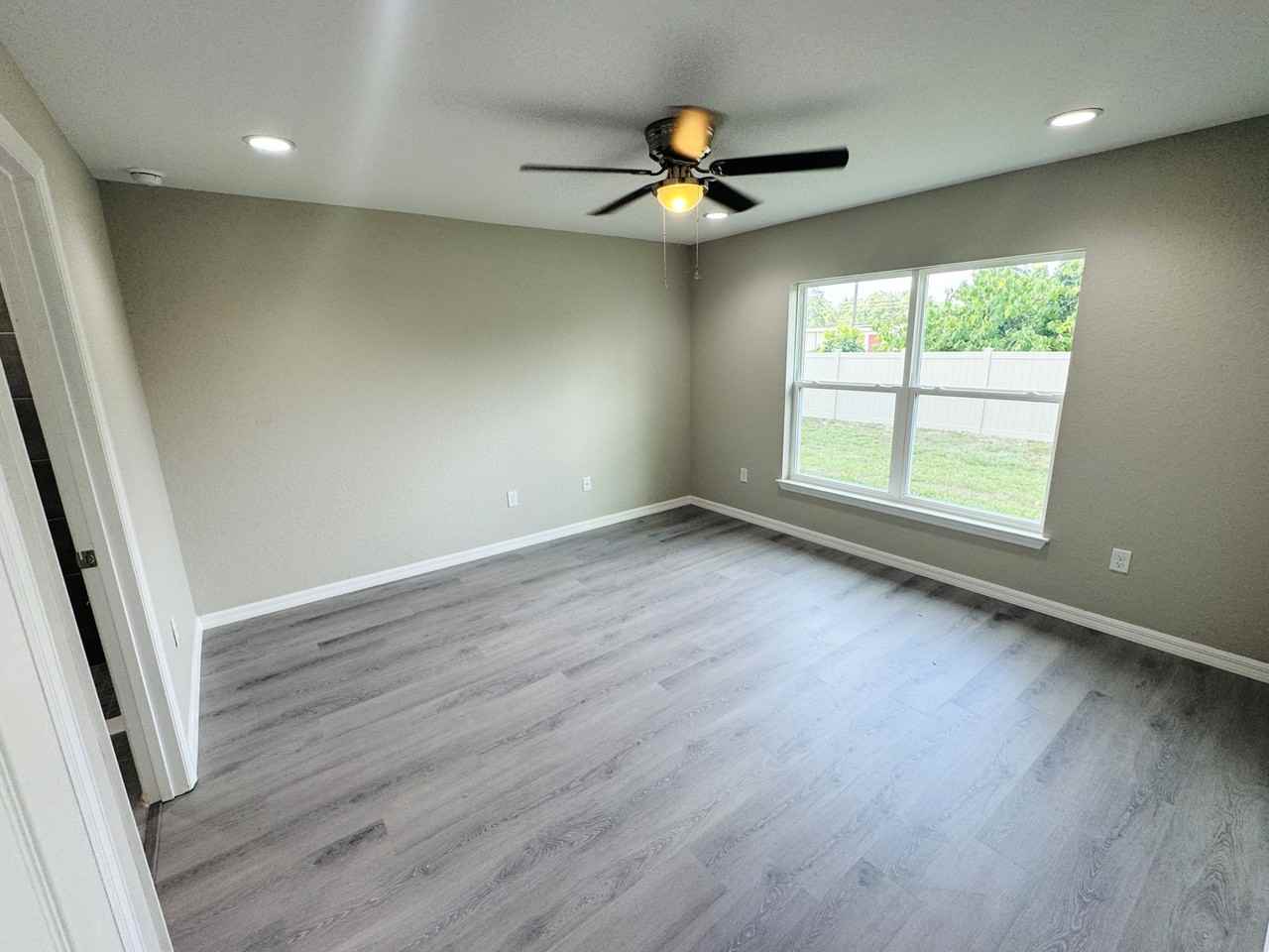 6574 Southeast 108th Laneclaims@realtymiamigroup.com #1 - Photo 5 of 13
