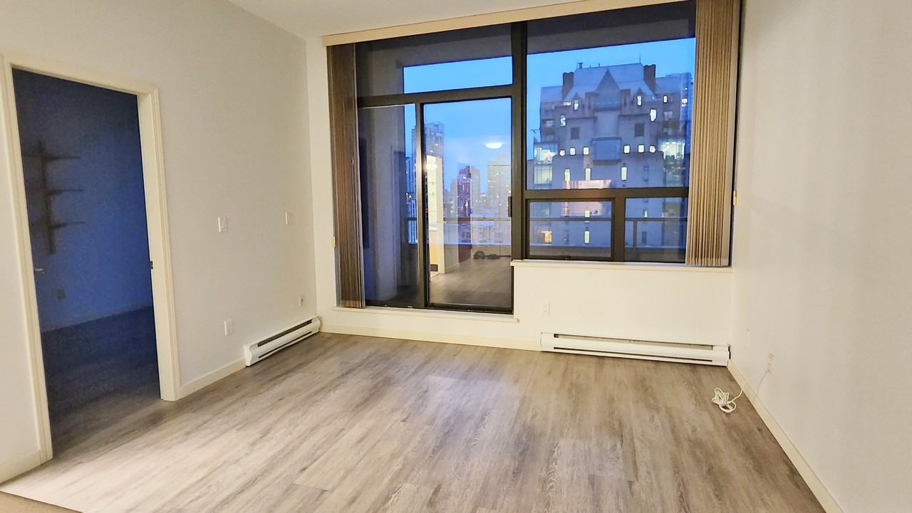 1010 Howe Street #6xx - Photo 4 of 15
