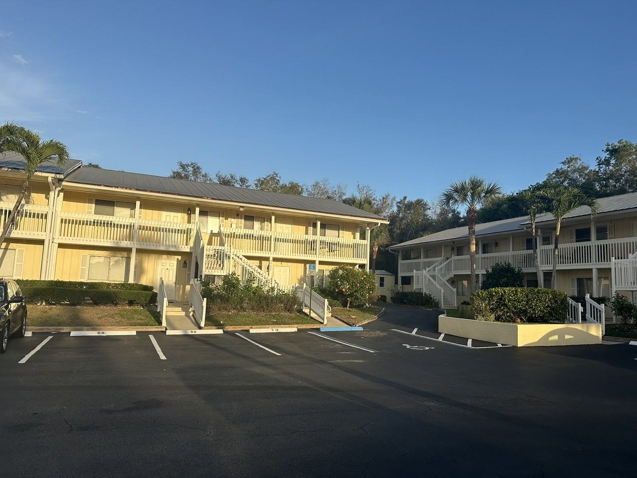 4621 Bayshore Dr Apt Q6 #Q6 - Photo 2 of 12