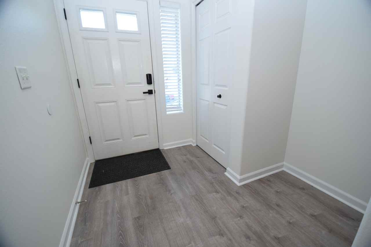 207 Se Harlow Ave #1 - Photo 2 of 38