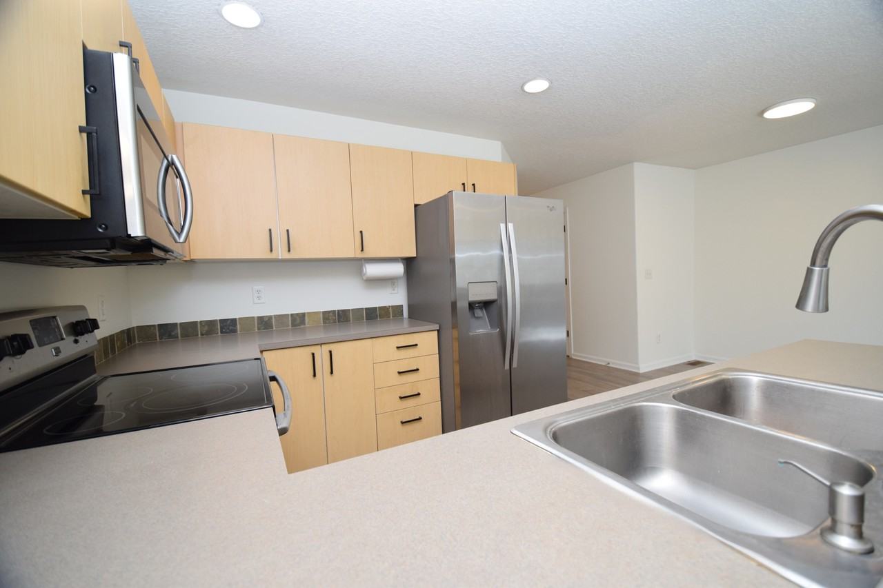 207 Se Harlow Ave #1 - Photo 6 of 38