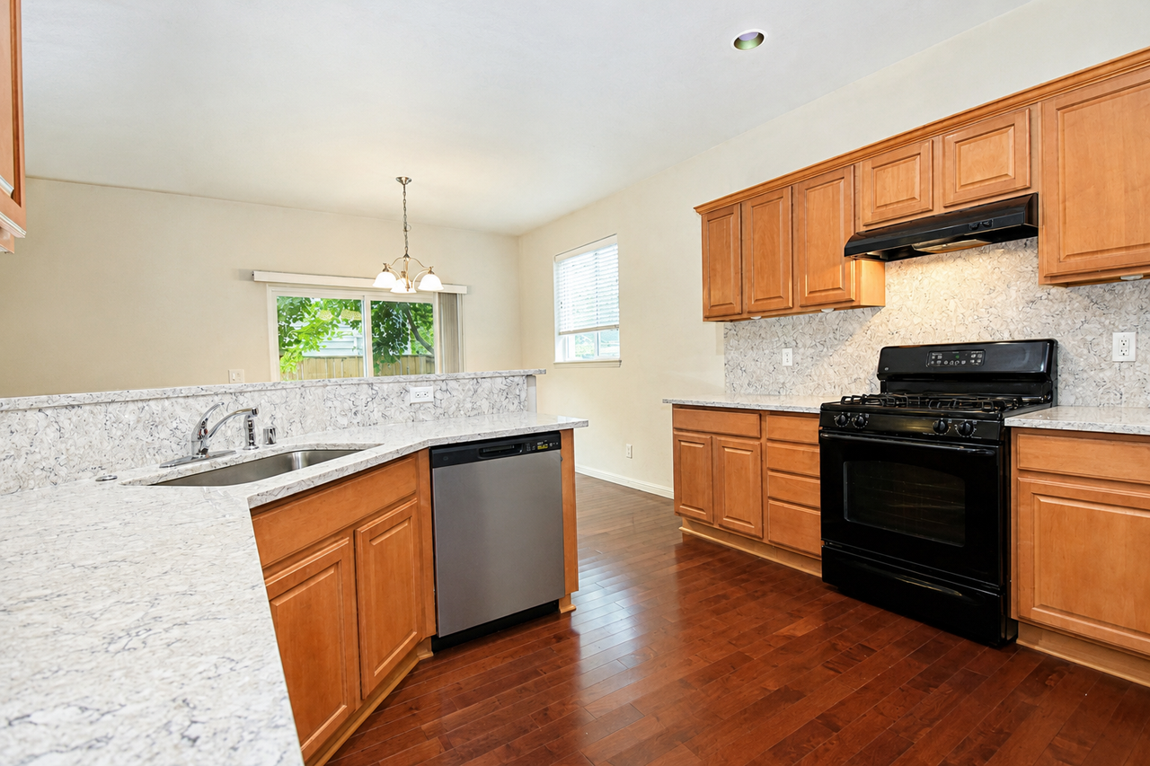 17178 Nw Gables Creek Ln #1 - Photo 4 of 37