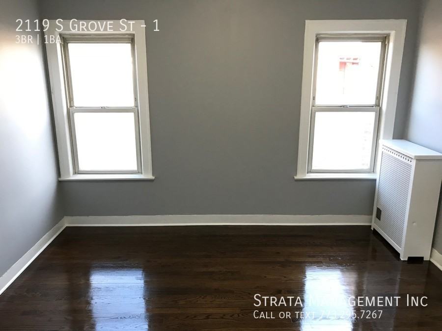 2119 Grove St #1 - Photo 4 of 6