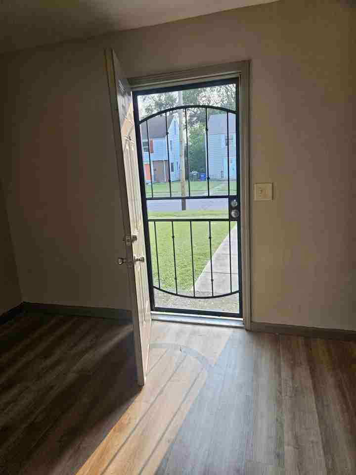 60 North Waverly Street - Photo 3 of 23