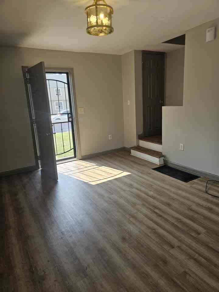 60 North Waverly Street - Photo 6 of 23