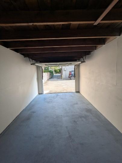 1019 Rockland Avenue - Garage 7 - Photo 2 of 4
