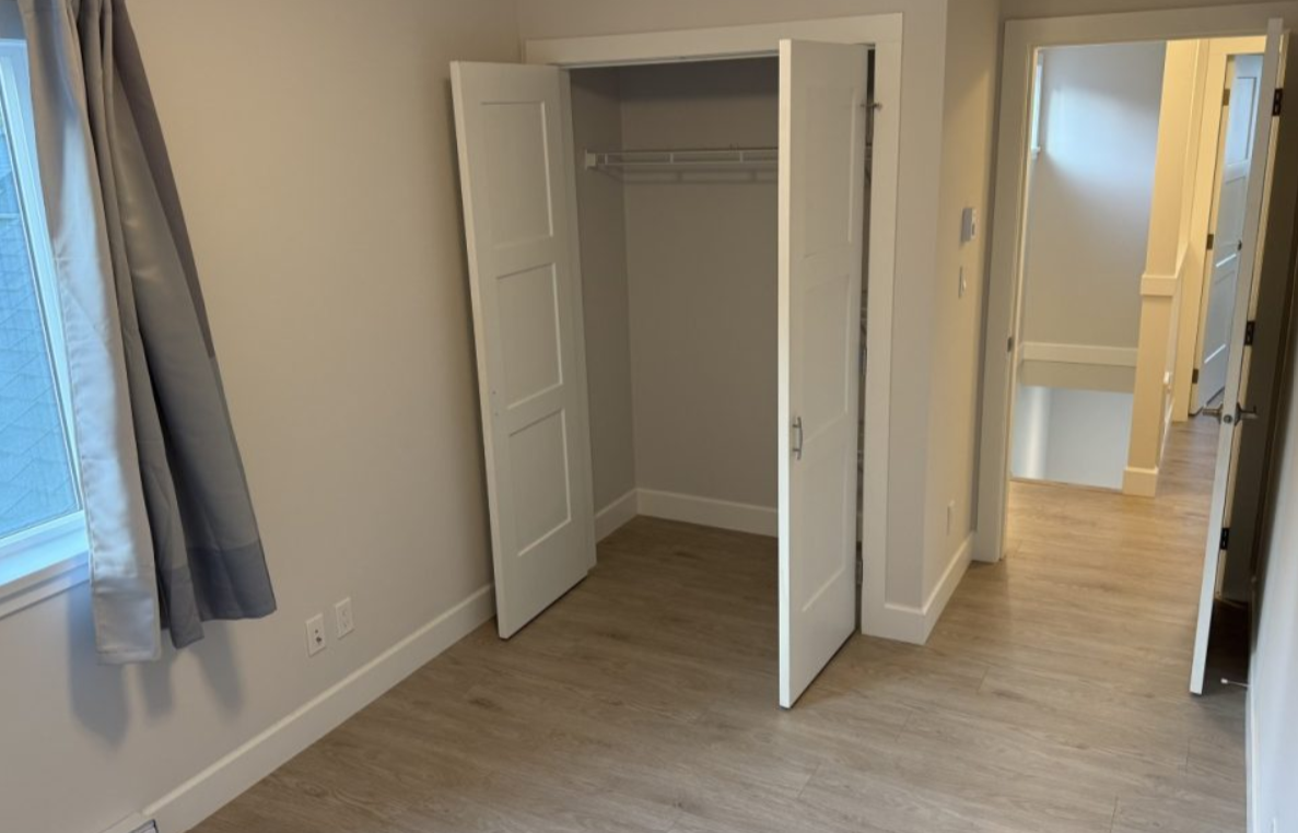 3099 Keystone Dr Lowr - Photo 3 of 5