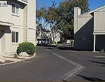 232 N Lemoore Ave - 1Unit 30C #1 - Photo 4 of 11