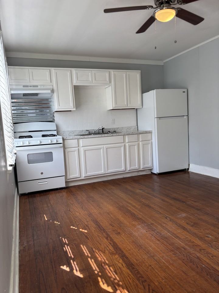 1719 1st Ter #1 - Photo 2 of 5