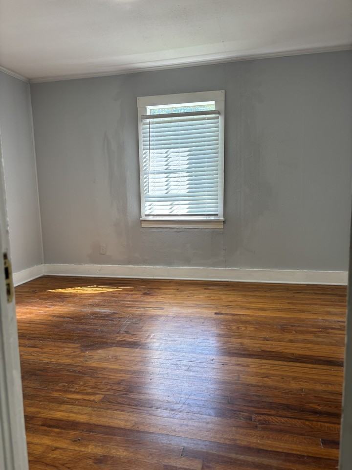 1719 1st Ter #1 - Photo 4 of 5