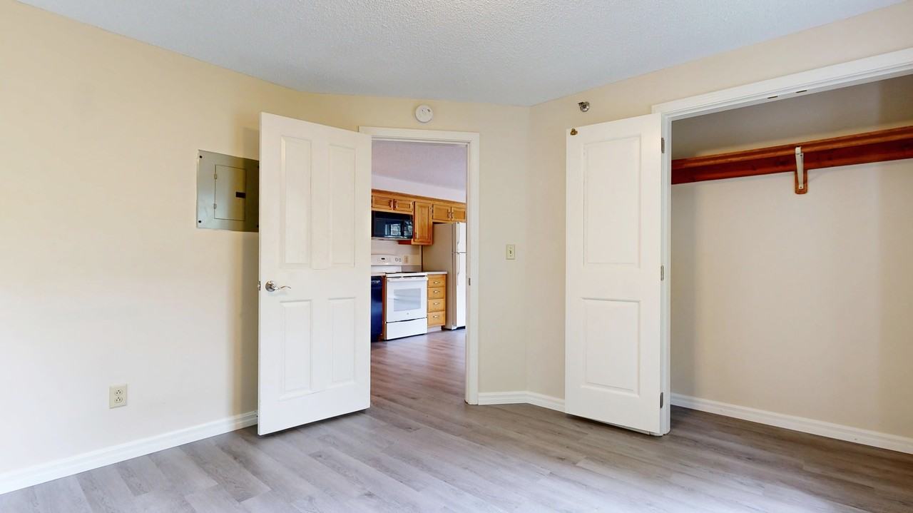 1 Ledgeview LaneApt #6 - Photo 7 of 27