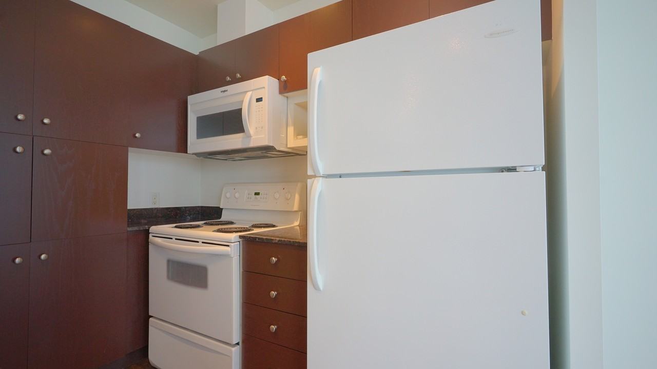 208 The Waterclub Condominiums #2401 - Photo 6 of 17