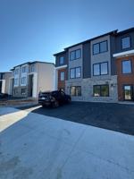 featured image of 41 Colonial Cres #1
