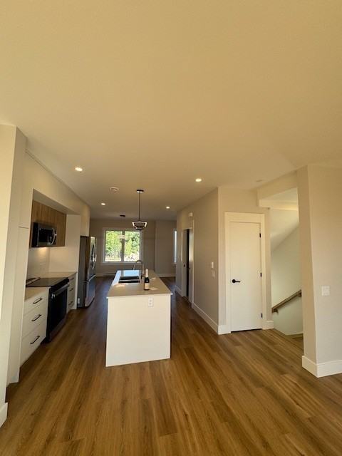 41 Colonial Cres #1 - Photo 4 of 32
