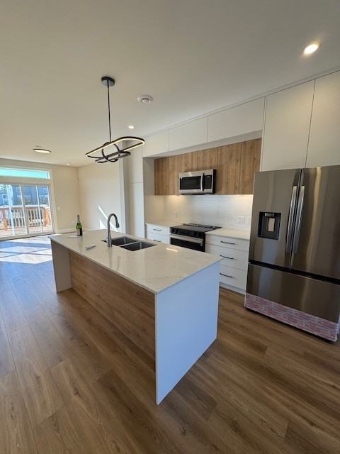 41 Colonial Cres #1 - Photo 6 of 32
