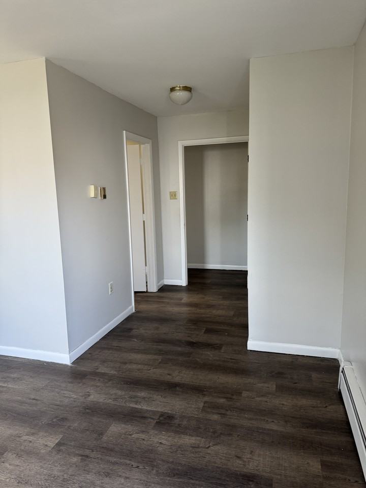 154 S Broadway #C - Photo 2 of 8