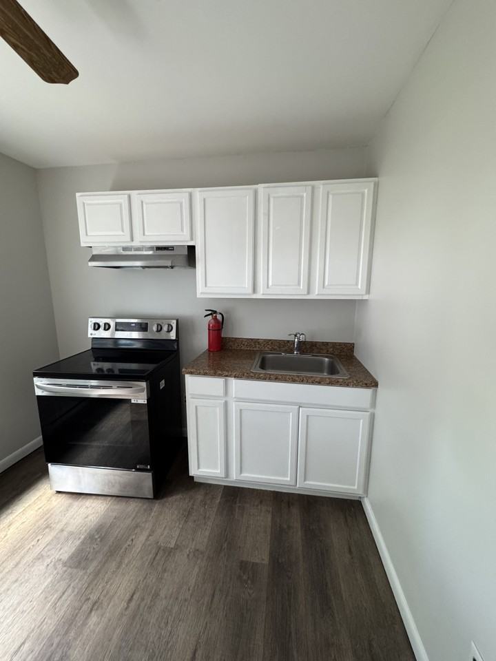 154 S Broadway #C - Photo 7 of 8