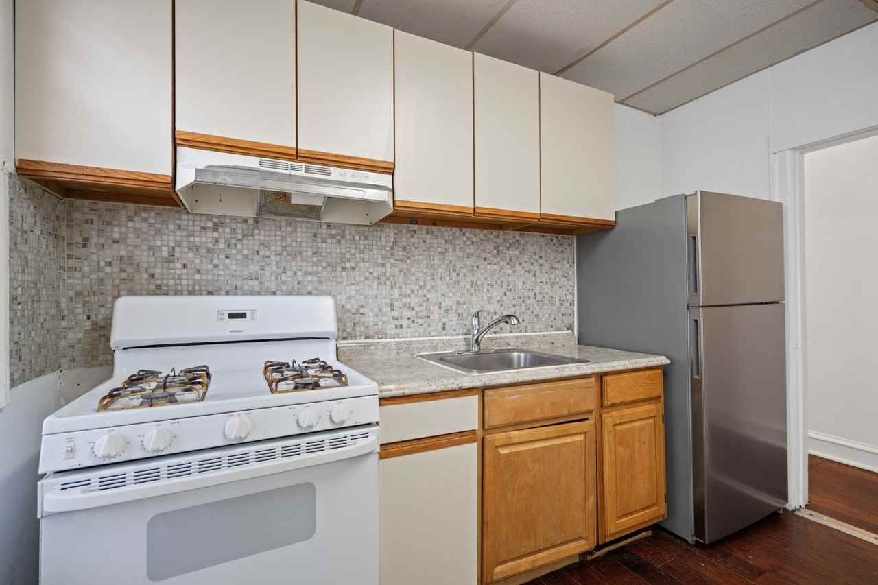 156 Chestnut Ave Apt 1f #1F - Photo 3 of 8