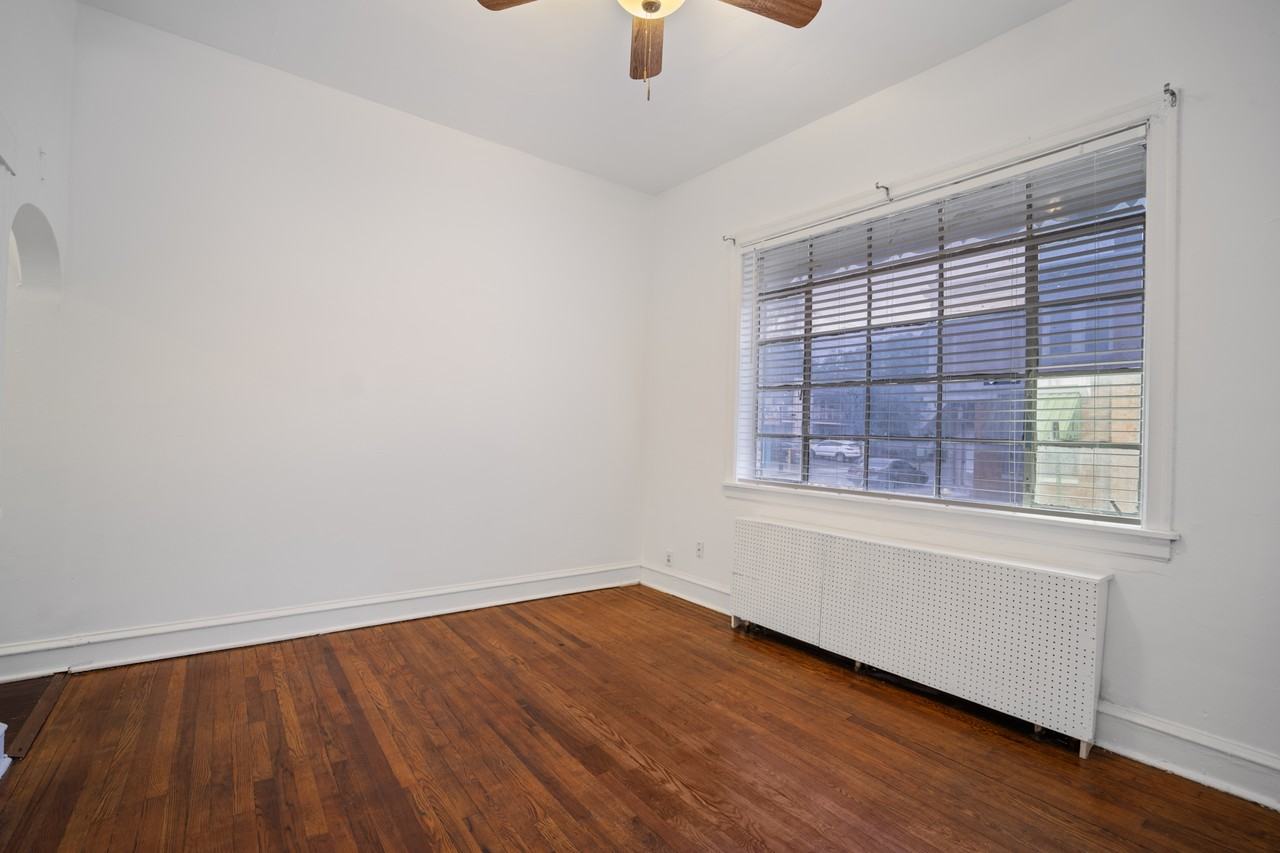 156 Chestnut Ave Apt 1f #1F - Photo 7 of 8