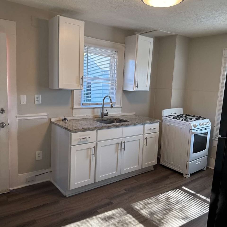 501 S Sterling St #B - Photo 5 of 12