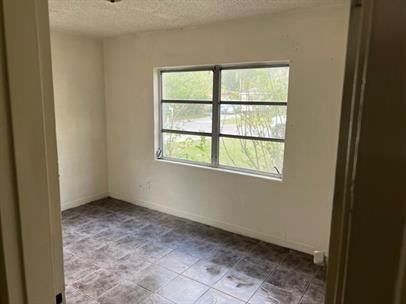 1218 Dewey Ave #10 - Photo 7 of 32