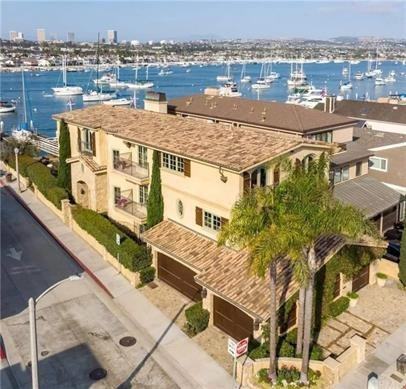900 E Balboa Blvd