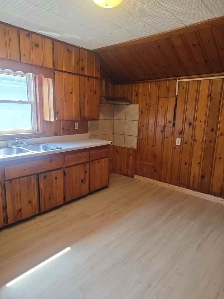 1206 Haney Ave Fl 2 #1 - Photo 3 of 11