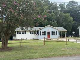 featured image of 208 Regalwood Dr #1