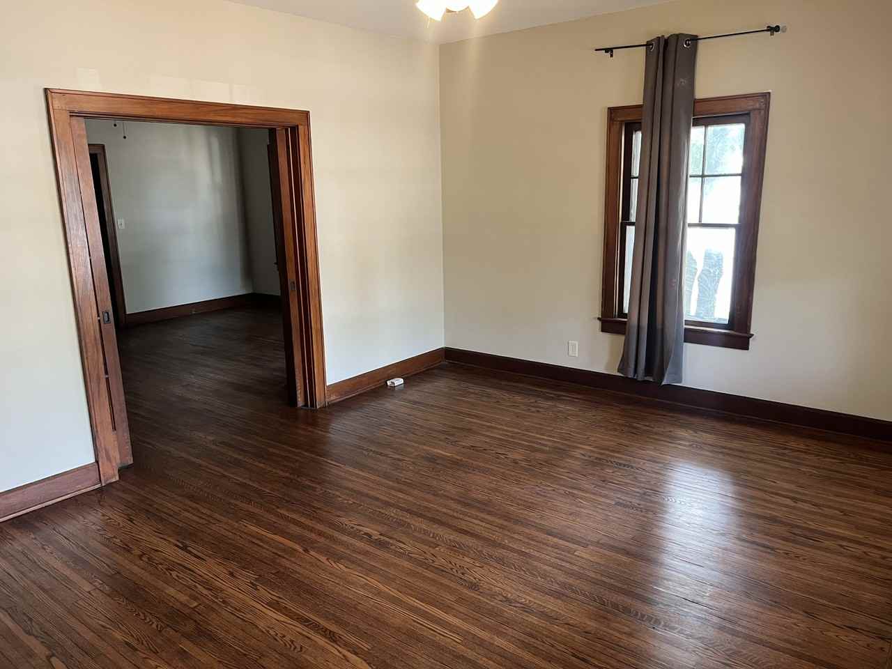 1216 N Limestone St #1216 - Photo 2 of 13