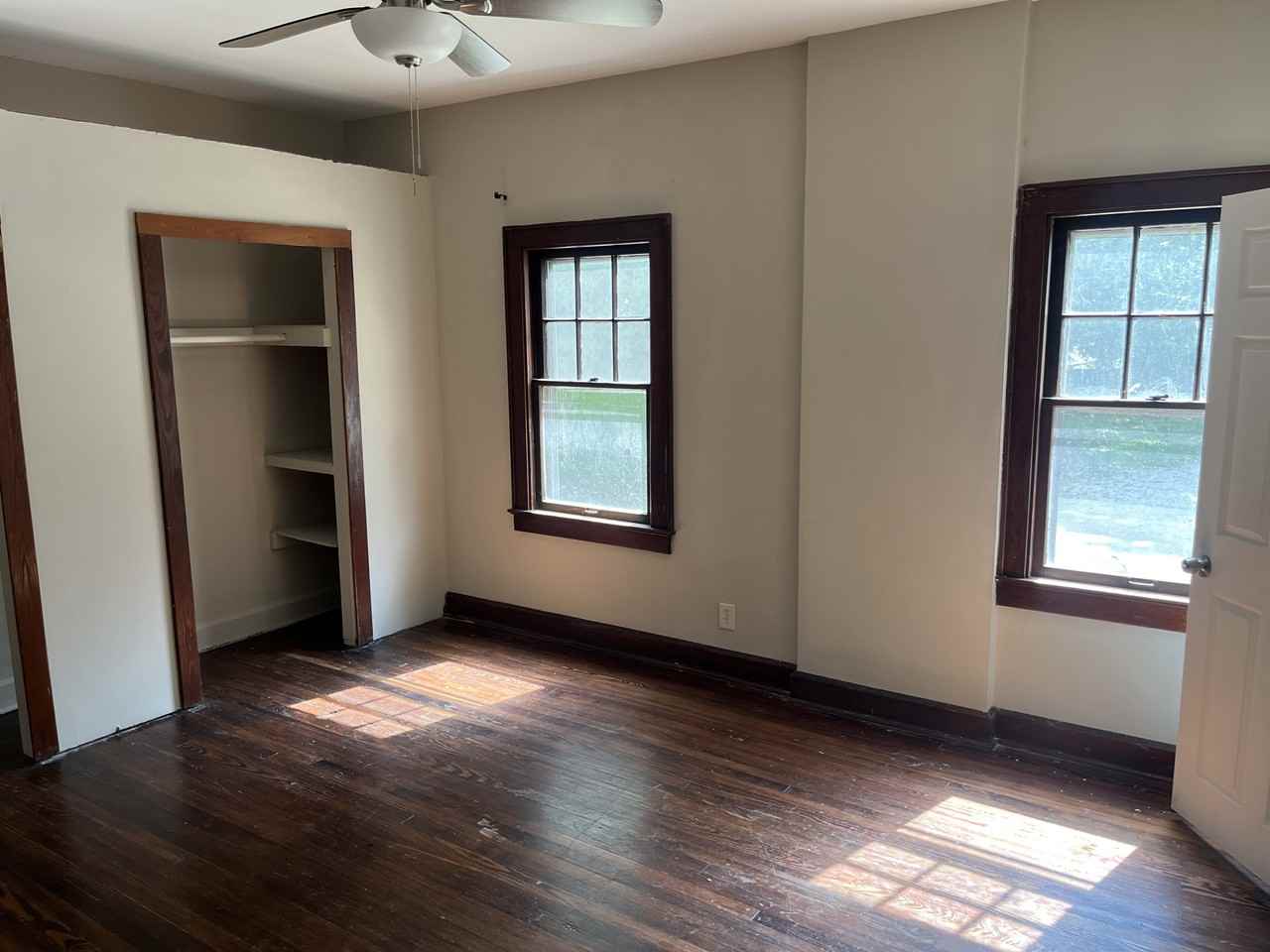 1216 N Limestone St #1216 - Photo 5 of 13
