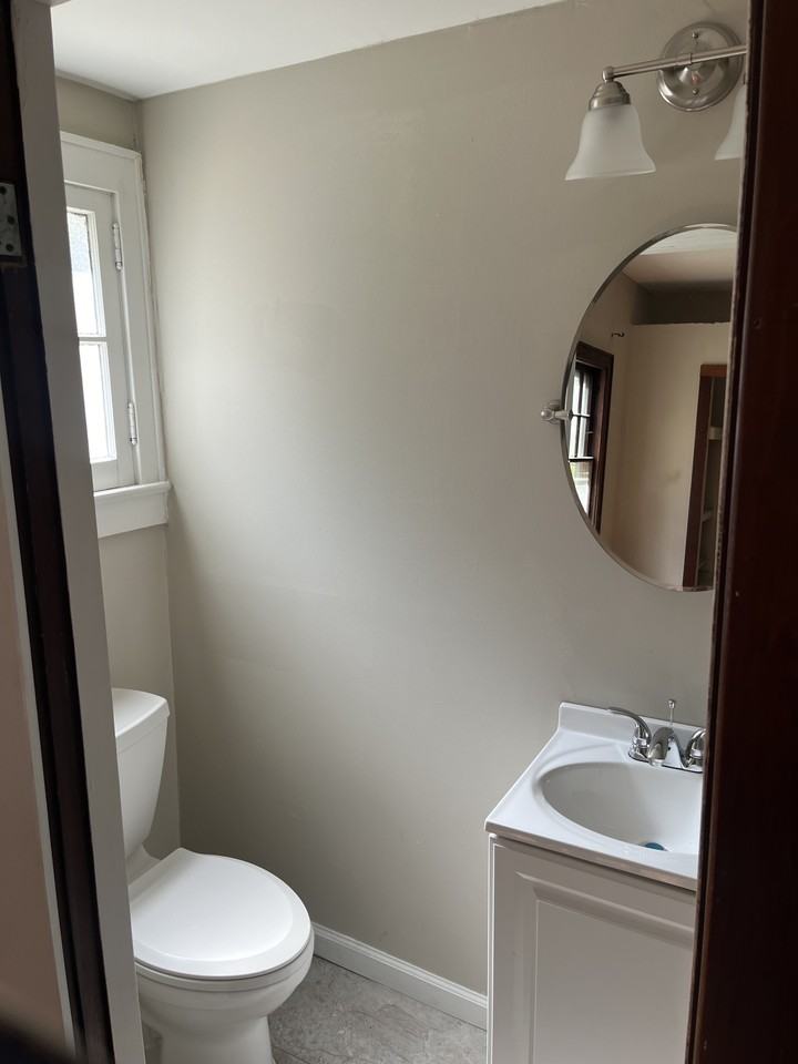 1216 N Limestone St #1216 - Photo 6 of 13
