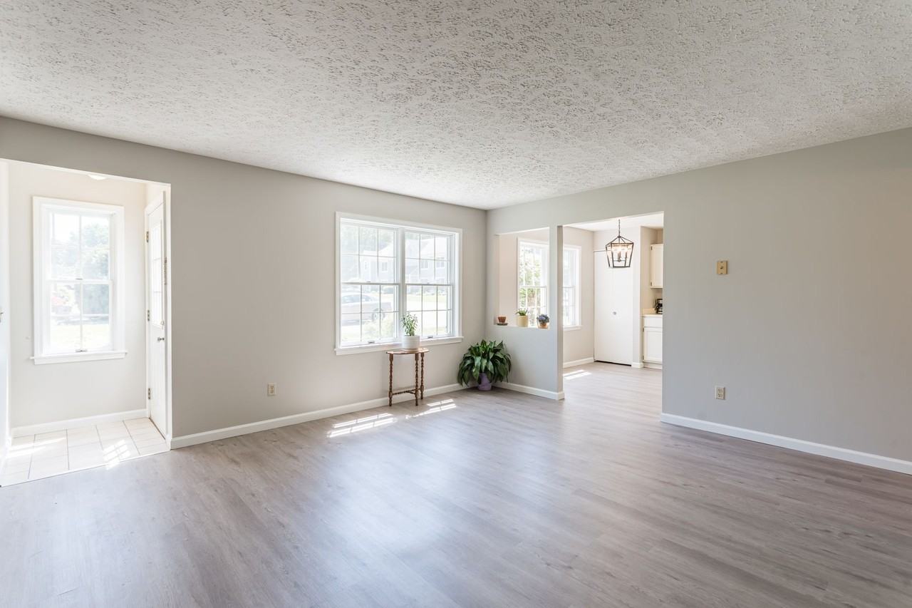 Seven Hearths Homestead Apartments - Photo 5 of 41