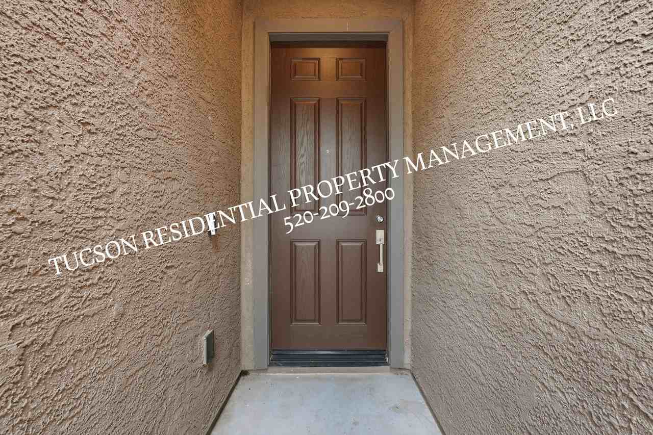 8199 S Soltero Mine Dr #1 - Photo 3 of 38