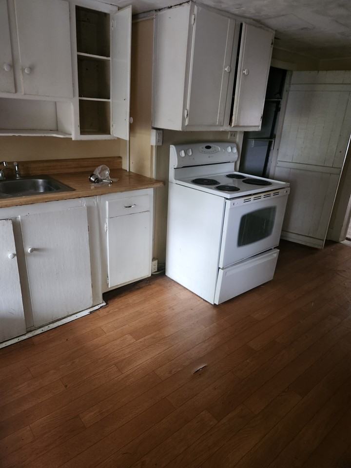 800.5 Virginia Avenue. Martinsburg WV 25401 #1 - Photo 3 of 7