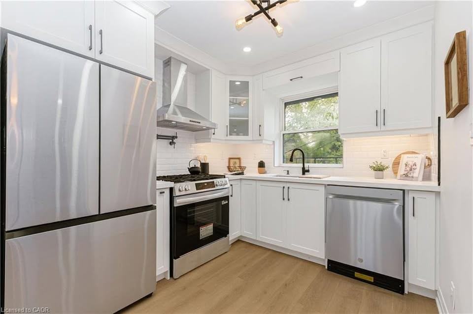 487 East 37th St #1 - Photo 3 of 21