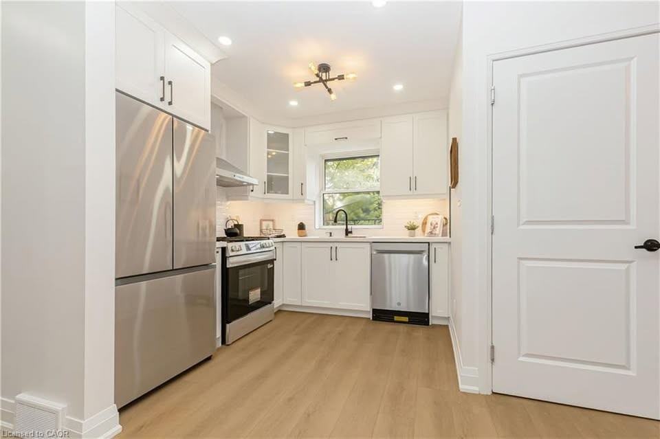 487 East 37th St #1 - Photo 5 of 21