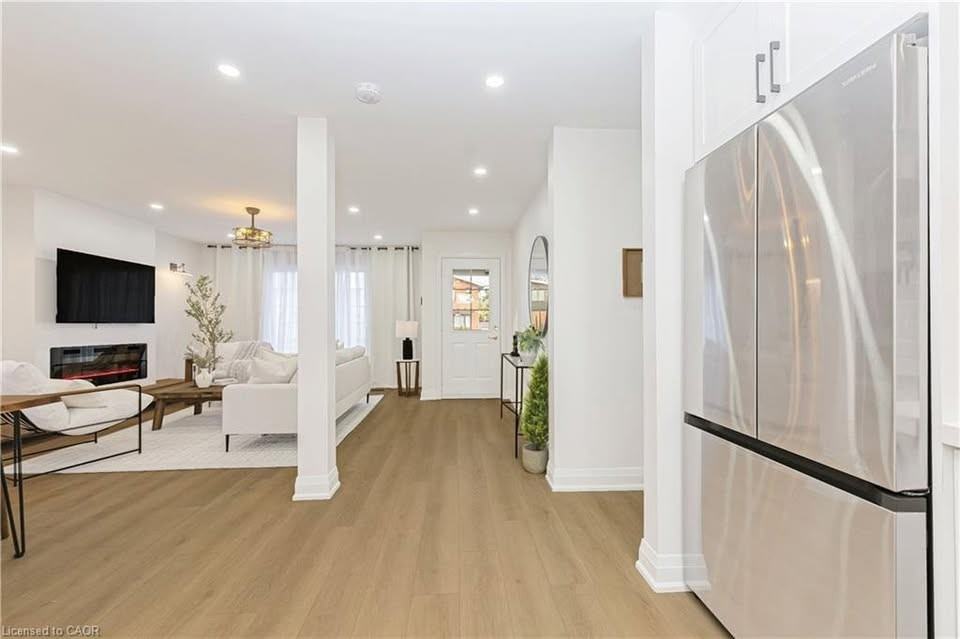 487 East 37th St #1 - Photo 6 of 21