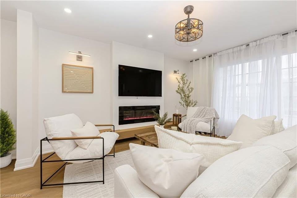 487 East 37th St #1 - Photo 7 of 21